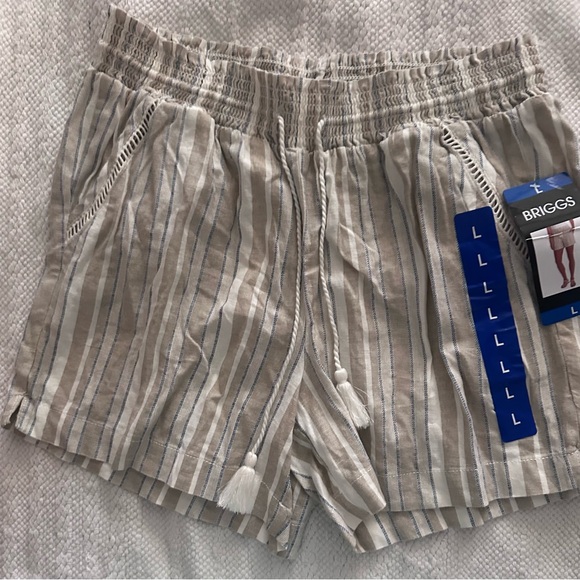 Briggs New York Tan Cargo Shorts with Relaxed Fit - Picture 1 of 7